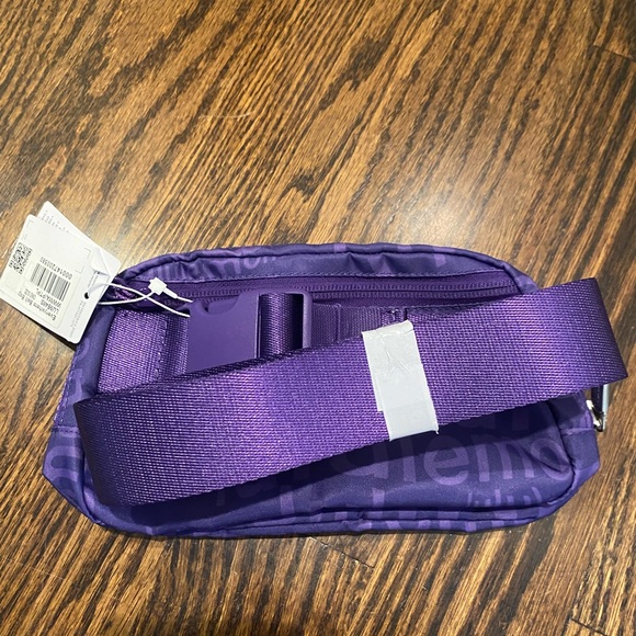 NWT Lululemon wordmark everywhere belt bag - Picture 4 of 6